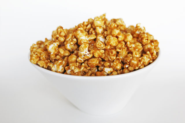 Who invented caramel popcorn?